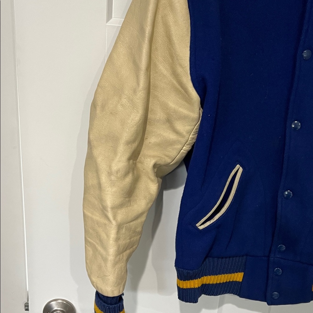Vintage ‘60’s Men's Blue and Cream Varsity Jacket Sz M - Picture 3 of 8